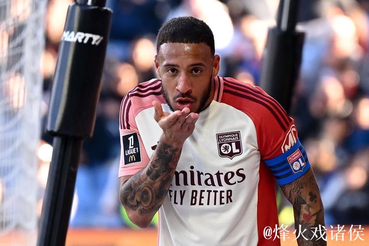 曼联与里昂中场托利索接触，球员愿意考虑转会